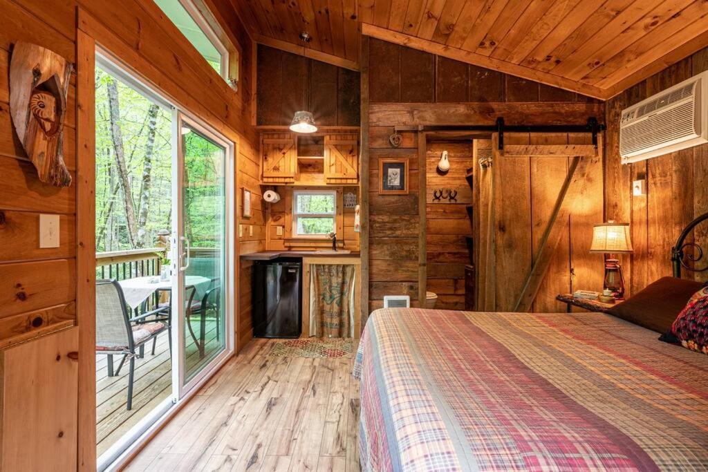 The Owl'S Perch Villa Robbinsville Exterior photo